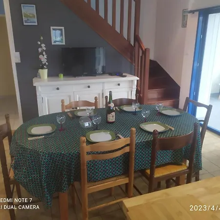 Holiday home Au Calme, A 250 Metres De La Et Des Dunes Ploudalmezeau